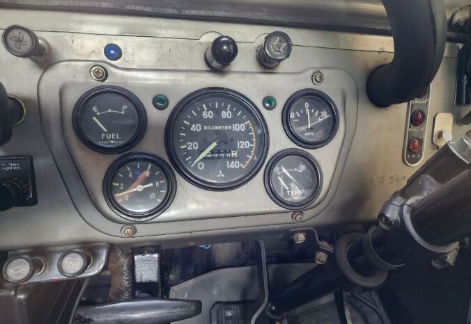 
								1980 Mitsubishi JEEP MT full									